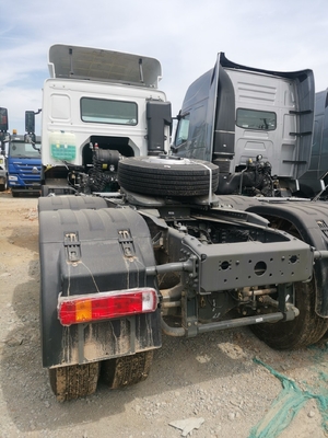 Подержанный дизельный тяжелой грузовой 371HP тракторный грузовик буксир с конструкцией безтрубных шин